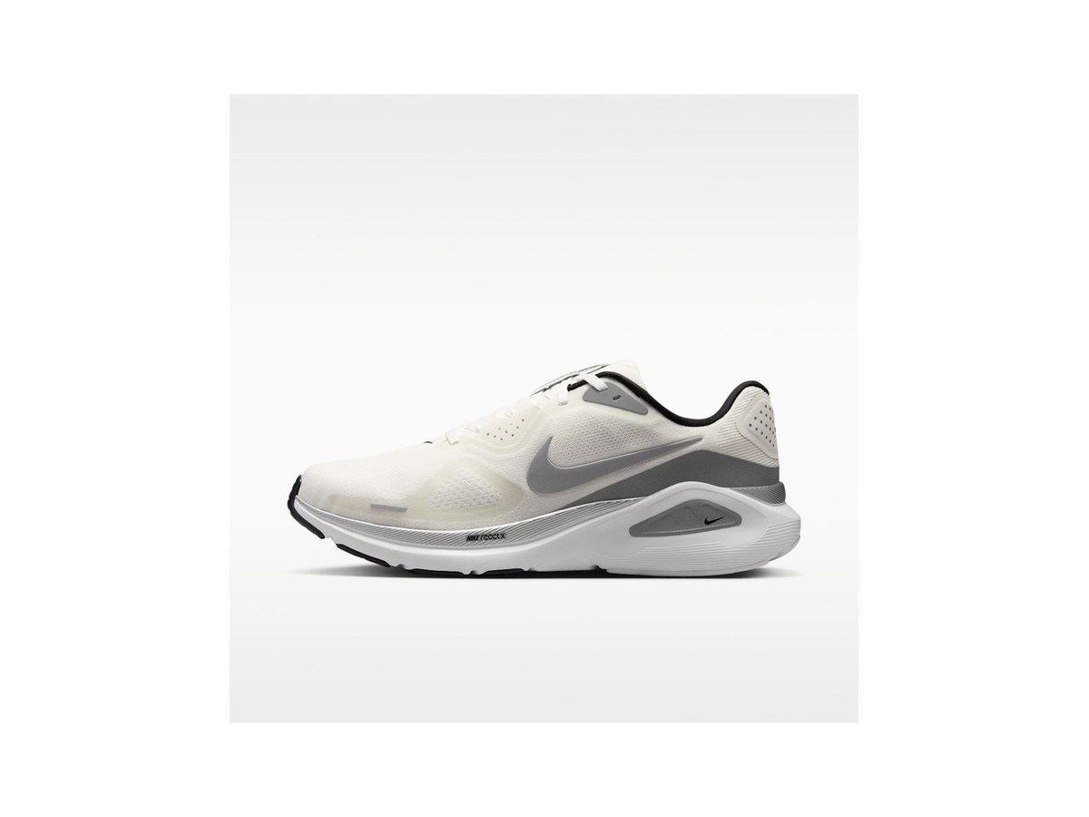 Nike Structure 26 running shoe